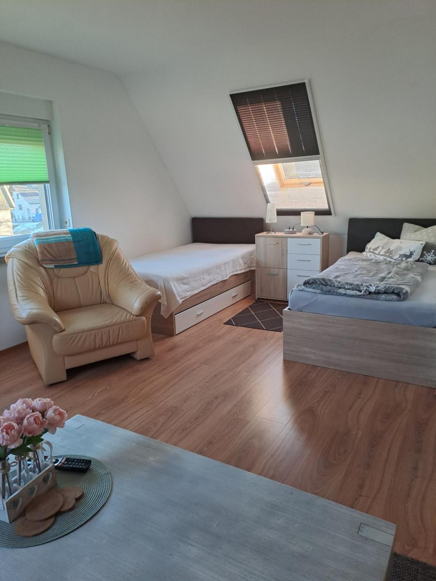 Monteur- Und Ferienwohnung In Hainichen - Obergeschoss Oder Dachgeschoss - Familie Weber Bockendorf Экстерьер фото
